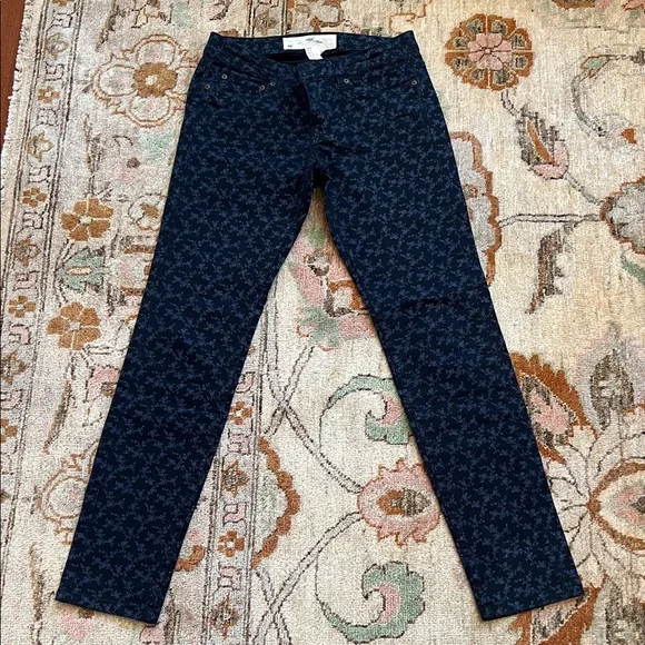 Stylish Blue Patterned Jeans - Picture 2 of 7